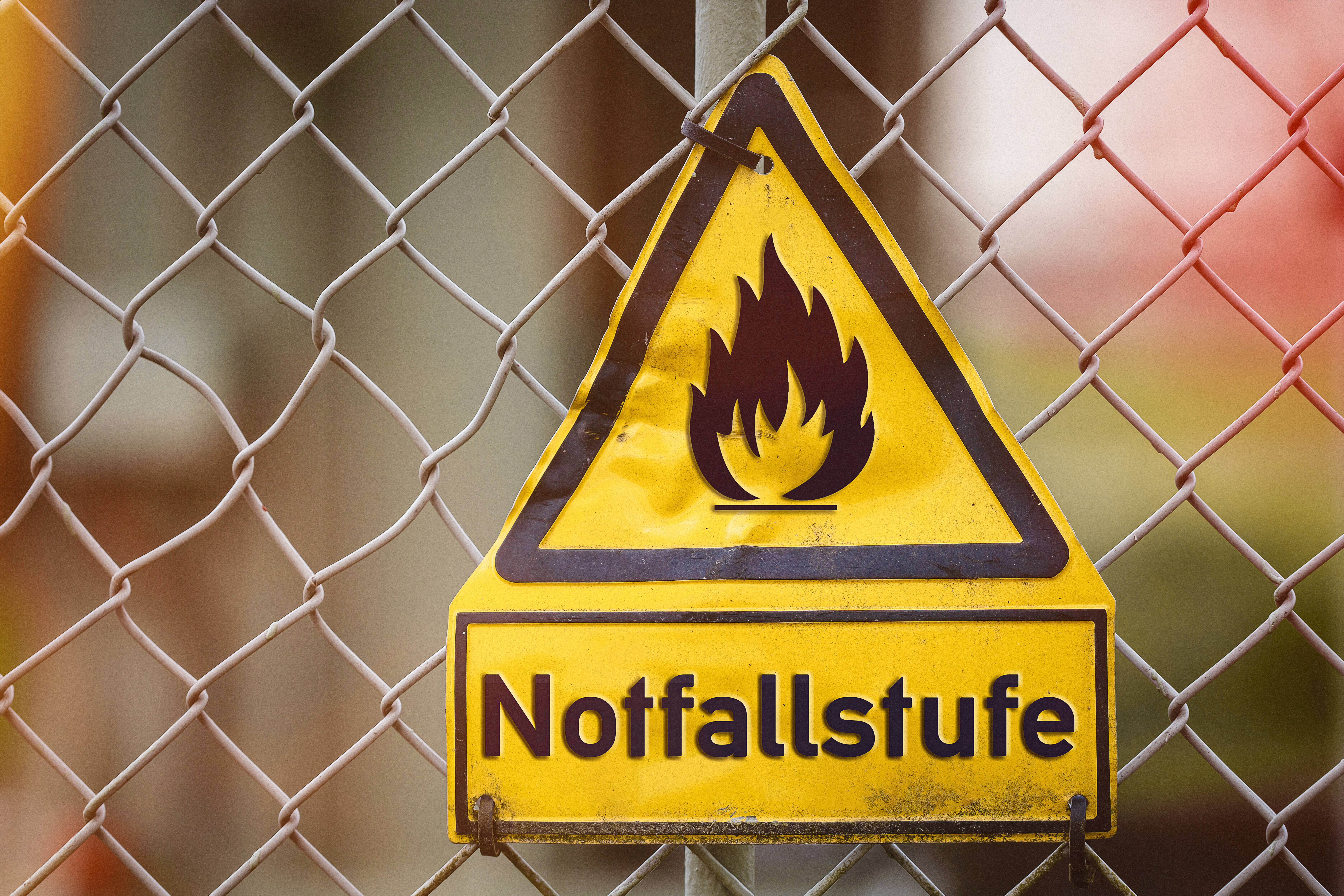 Deutschland verkauft eingespeichertes Gas ins Ausland - mitten in der Gaskrise!
