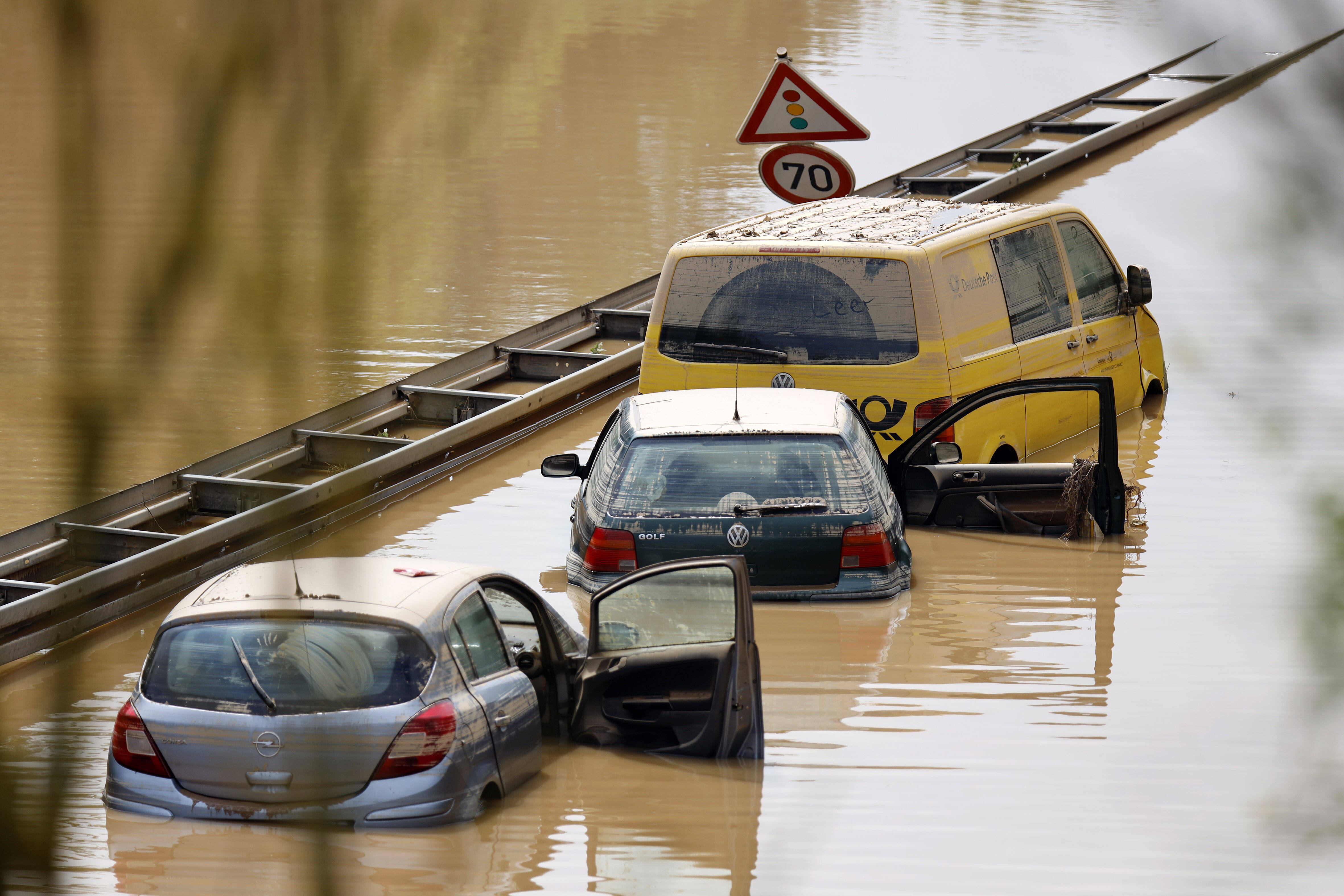 Schweres Unwetter trifft Deutschland! Orte überschwemmt, hohe Schäden gemeldet!