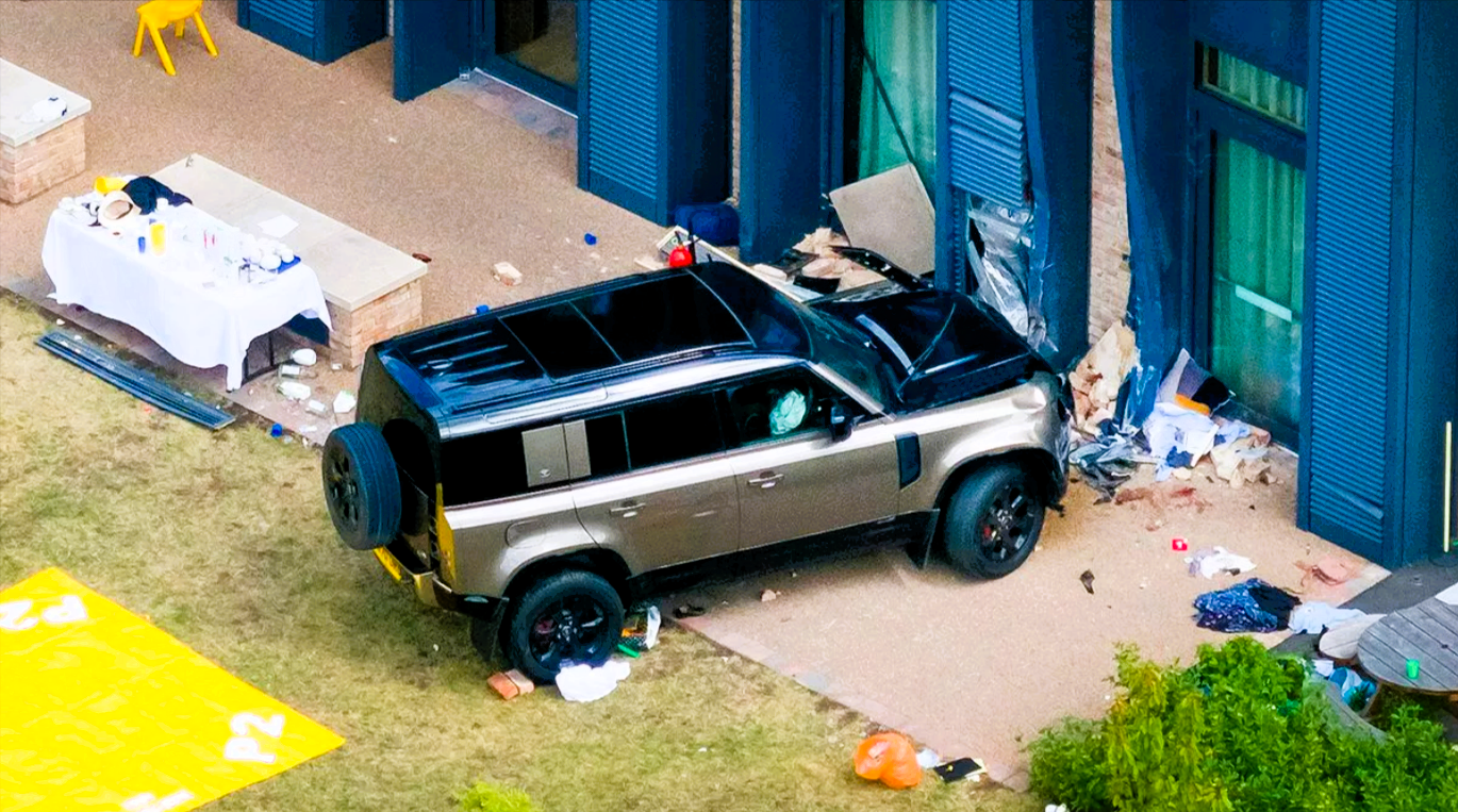 Tödlicher Unfall - Fahrerin eines Range Rovers rast in Mädchenpicknick! Mädchen stirbt